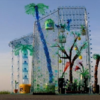 Veronika Richterová: Greenhouse, plastic bottles and bambooo, 2008. (© Veronika Richterová)